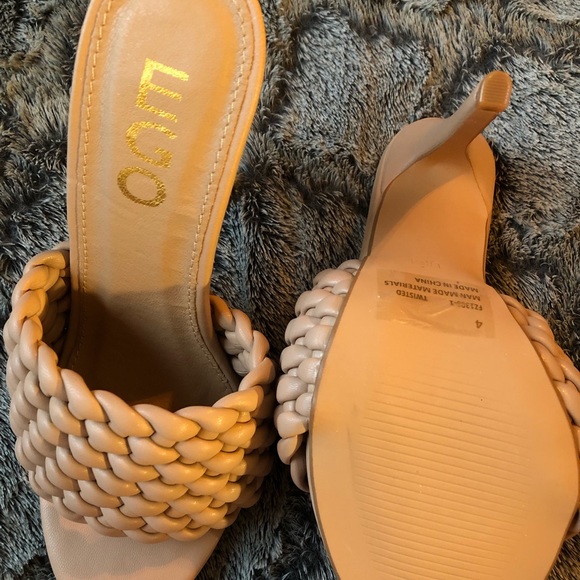 Nude heels - Picture 4 of 5